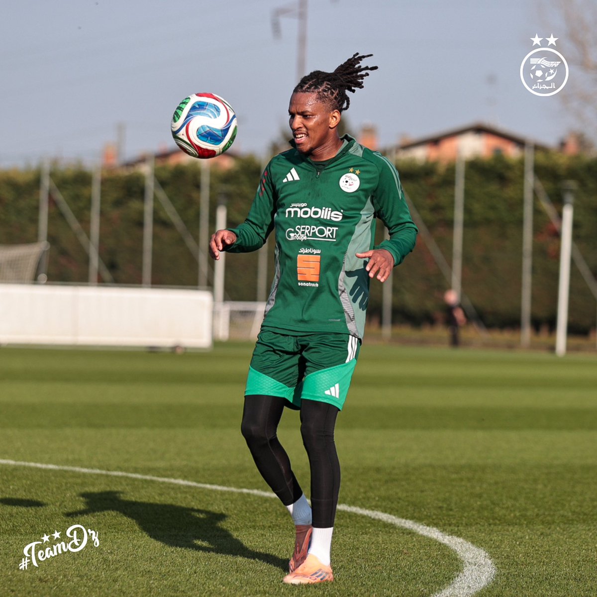 LesVerts's tweet photo. الخضر يواصلون العمل تحضيراً لمباراة غواتيمالا 🇩🇿⚽

#LesVerts⭐⭐ | #123vivalAlgérie🇩🇿 https://t.co/agAicYq1tc