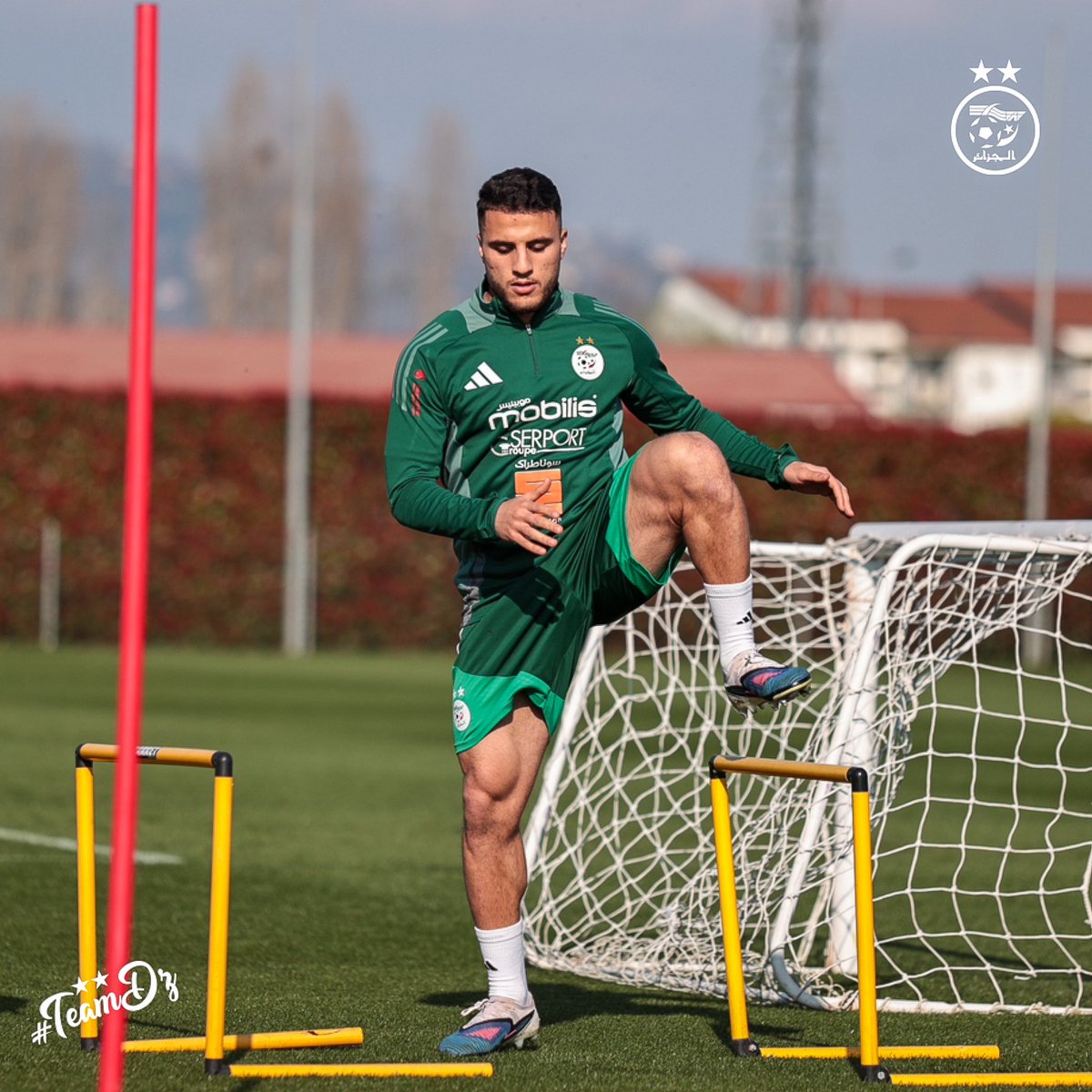 LesVerts's tweet photo. الخضر يواصلون العمل تحضيراً لمباراة غواتيمالا 🇩🇿⚽

#LesVerts⭐⭐ | #123vivalAlgérie🇩🇿 https://t.co/agAicYq1tc