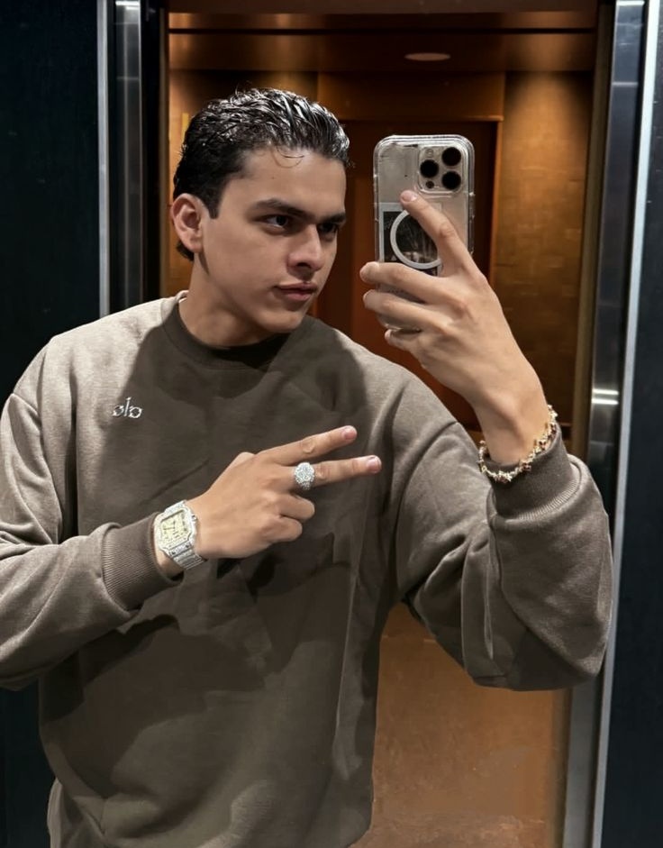 off Panin 🎭 tweet media