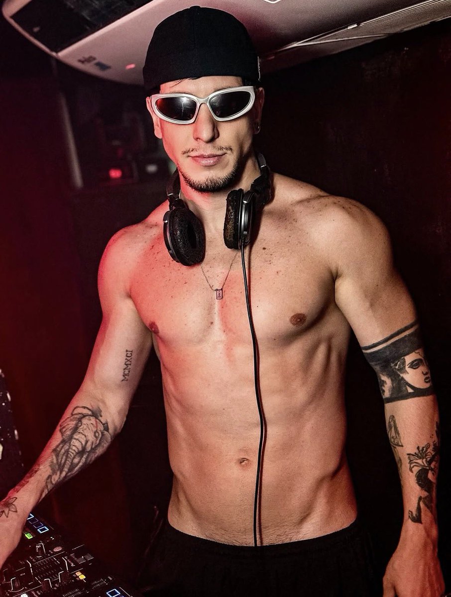 𝒃𝒖𝒃𝒖 tweet media