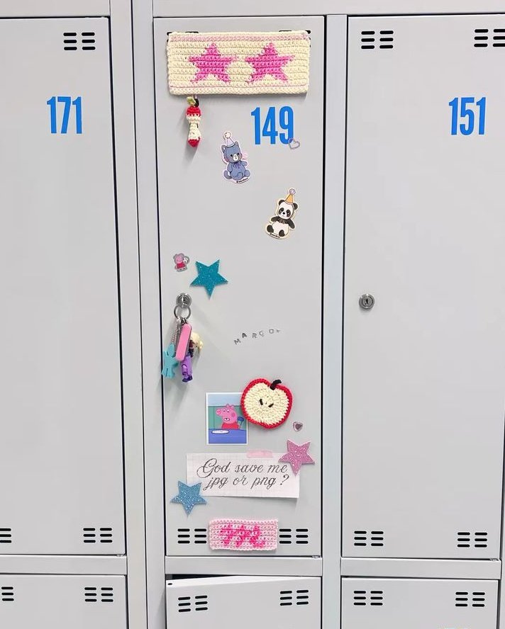 jihoon_lv's tweet photo. #chokunAston #PahnFond au
Chokun y Pahn son mejores amigos.
Se gustan en secreto y cuándo Chokun decide confesarse… 
Los nervios lo traicionan y termina declarándose a Aston, el hermano de Pahn
Ella con el corazón roto acepta salir con Fond, quien se le confesó ese mismo día https://t.co/EyTrXZhrYz