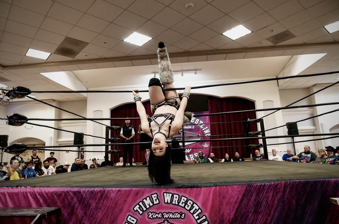 SirenaVeil's tweet image. @bigtimewrestling debut ❤️‍🔥🩸
-
📸- @rochamultimedia @bradleyfowl 
-
#sirenaveil #vampire #prowrestler #prowrestling #womenswrestling