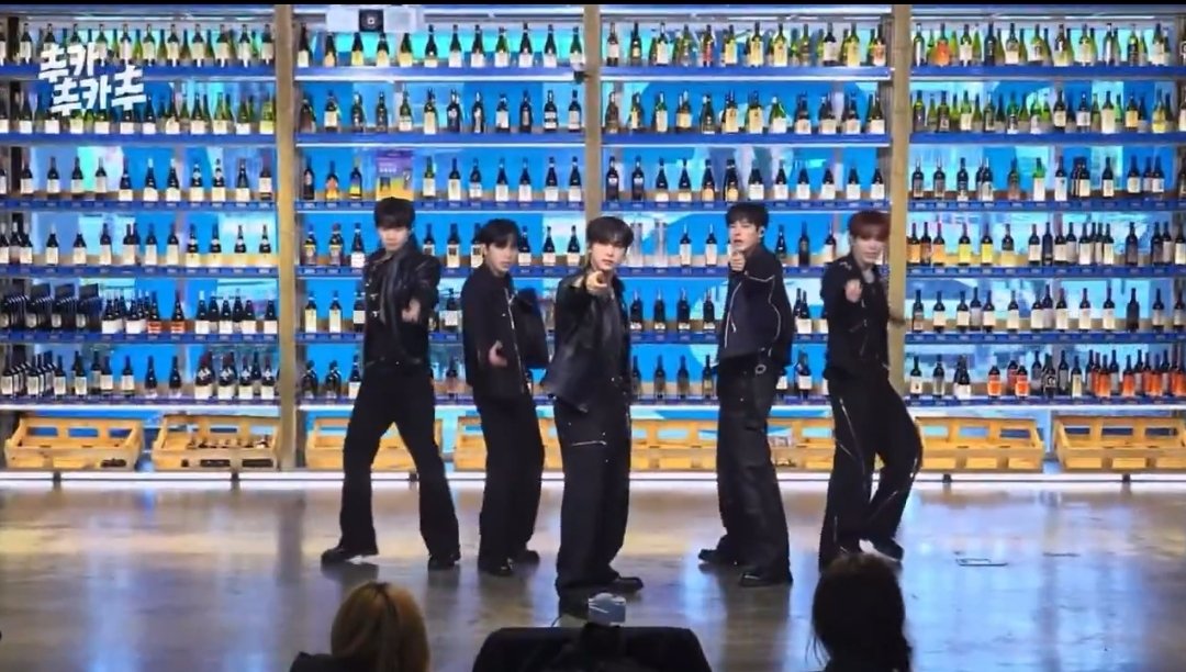 person_a_rt's tweet image. OH MY #SIXC YOU'RE SO UNEXPECTED BUT SO NEEDED 😭❤️‍🔥 

JUST HOW TIMELESS &amp;amp; FRESH #MOVE (MY UMJIGYEO!) IS IN 2026, THAT'S HOW YOU'RE TOO SIXC 🥺✨ 

THX #CHUKACHUKACHU FOR MAKING THIS HAPPENED 🙏🏻

#HANGYUL #KOOKHEON #JINHYUK #BYUNGCHAN #HYEONBIN #SEUNGYOUN 
#PDX101