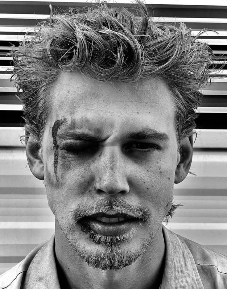 for today, i just want austin butler bleeding in my bed just for i can licking him like a strawberry lolipop.