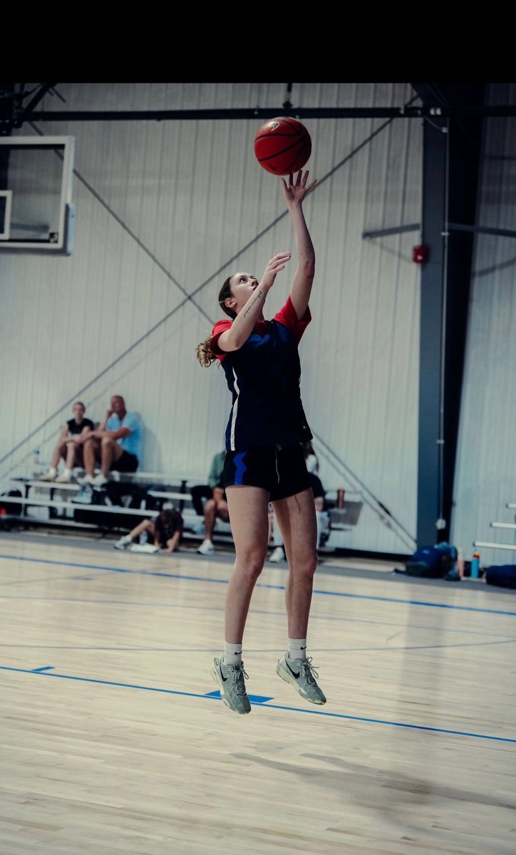 Kate Deck tweet media