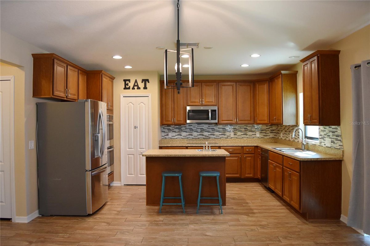 jennetteprop's tweet photo. Now Available for Rent in Villa Milano – Spacious 5-Bedroom Home with Flexible Living Space. Looking for room to spread out? This 5/3 home in Villa Milano offers the space and flexibility today’s renters need. $2400/month. rbanks@jennetteproperties.com. https://t.co/tRVGDfJpy6 https://t.co/t8sU4uRfEQ