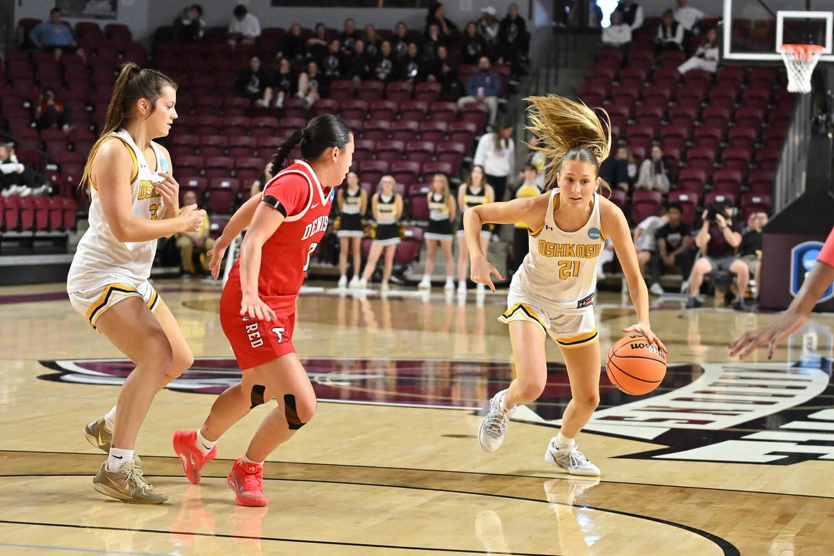 UW-Oshkosh Athletics tweet media