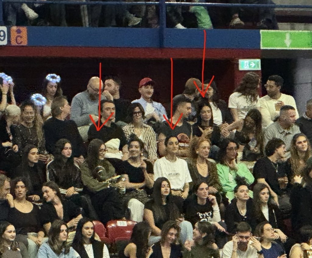 riluttante tweet media