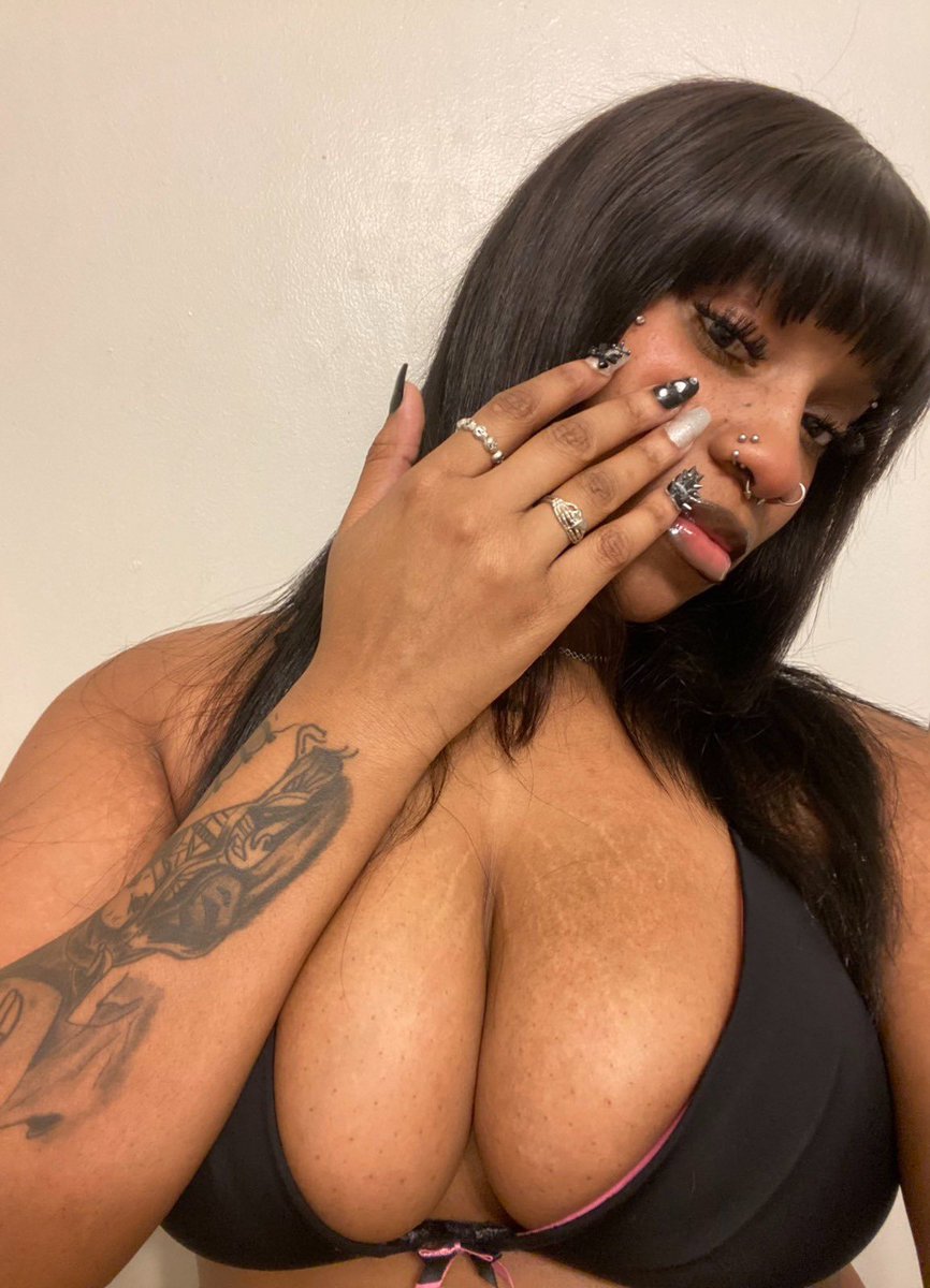 MidnightMistressX tweet media