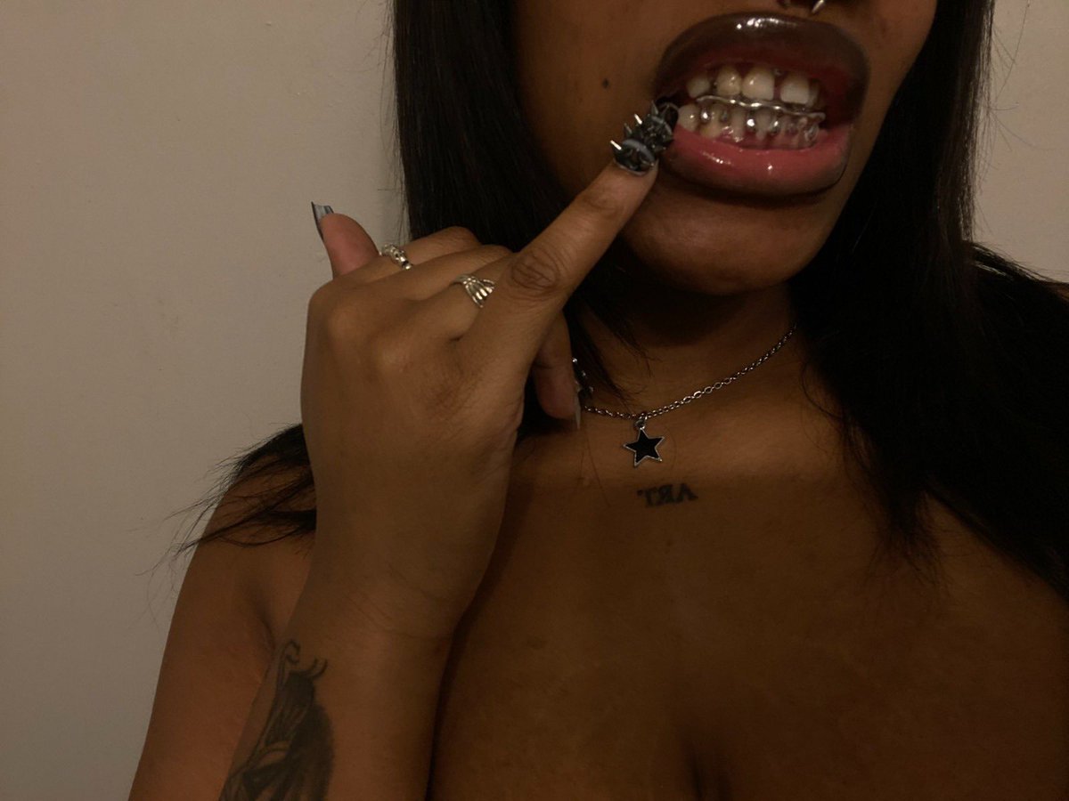 MidnightMistressX tweet media