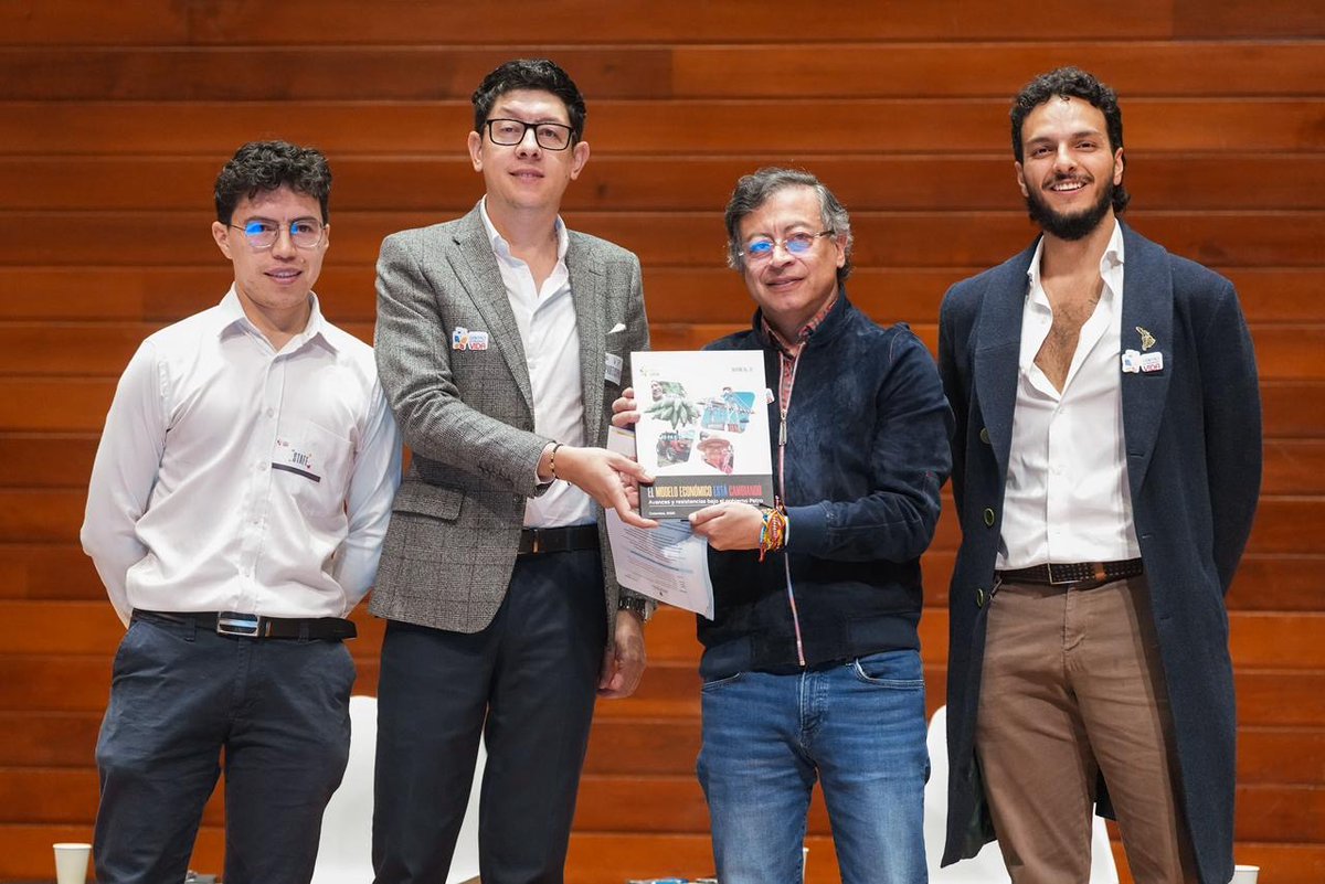 Gustavo Petro tweet media