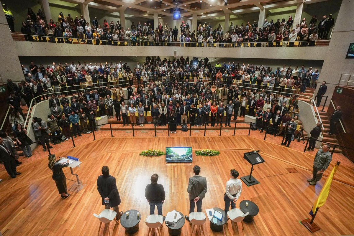 Gustavo Petro tweet media