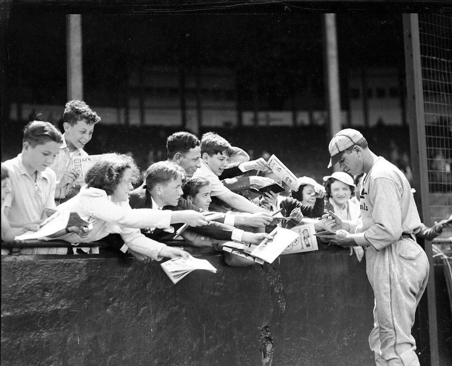 Baseball’s Greatest Moments tweet media