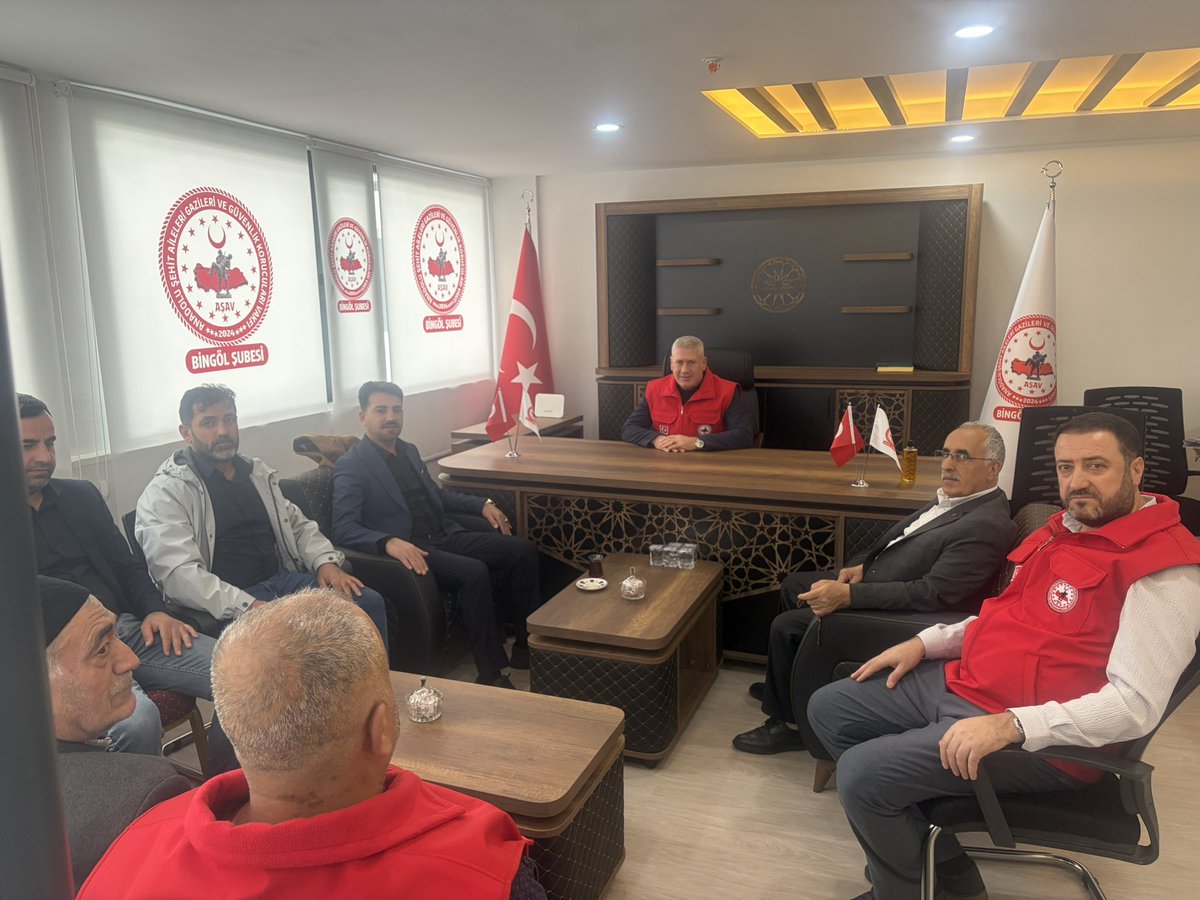 NaimTan12's tweet photo. Kadim Aşiretler Federasyonu Bingöl İl temsilcisi Erkan İŞERİ AŞAV Vakfı Bingöl Şubemize hayırlı olsun ziyaretinde bulundular.

Nazik ziyaretleri için teşekkür ederiz.

@BingolAsavVakfi https://t.co/Hx33vGH12n