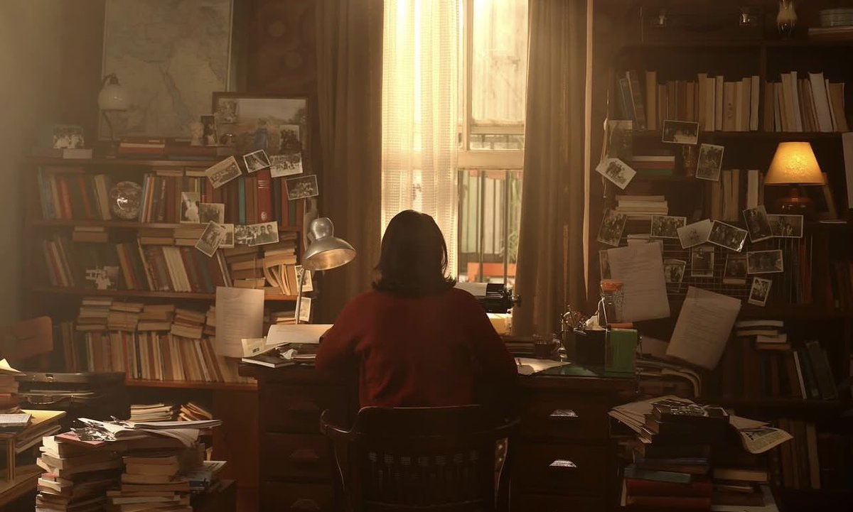 "Hakikati keşfetmek için neleri göze alırdın?"
Hakikat…            
Sadece bulunacak bir şey mi,
yoksa uğruna kaybetmeyi göze alacak kadar değerli mi?

“Biz hürmet budalası değil, muhabbet budalasıyız.”
Belki de mesele tam olarak bu.

Teşekkürler <a href="/tabiiresmi/">tabii</a> <a href="/onaildogan/">Osman Nail Doğan</a> 💐