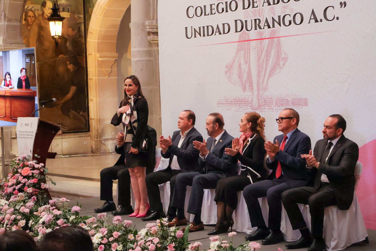 TElectoral_Dgo's tweet photo. La Magistrada Presidenta, Blanca Maldonado, @by_maldonado, asistió al acto protocolario de constitución como Asociación Civil y Toma de Protesta de la Mesa Directiva del Colegio de Abogadas Unidad Durango, #CAUDAC, encabezada por la M.D.E. Alma Cristina López de la Torre, @AlmaLopezdelaT, un espacio que fortalece el liderazgo y la participación de las mujeres en el ámbito jurídico.
Desde el #TEED, reconocemos estas iniciativas que impulsan la participación de las mujeres y fortalecen las instituciones.