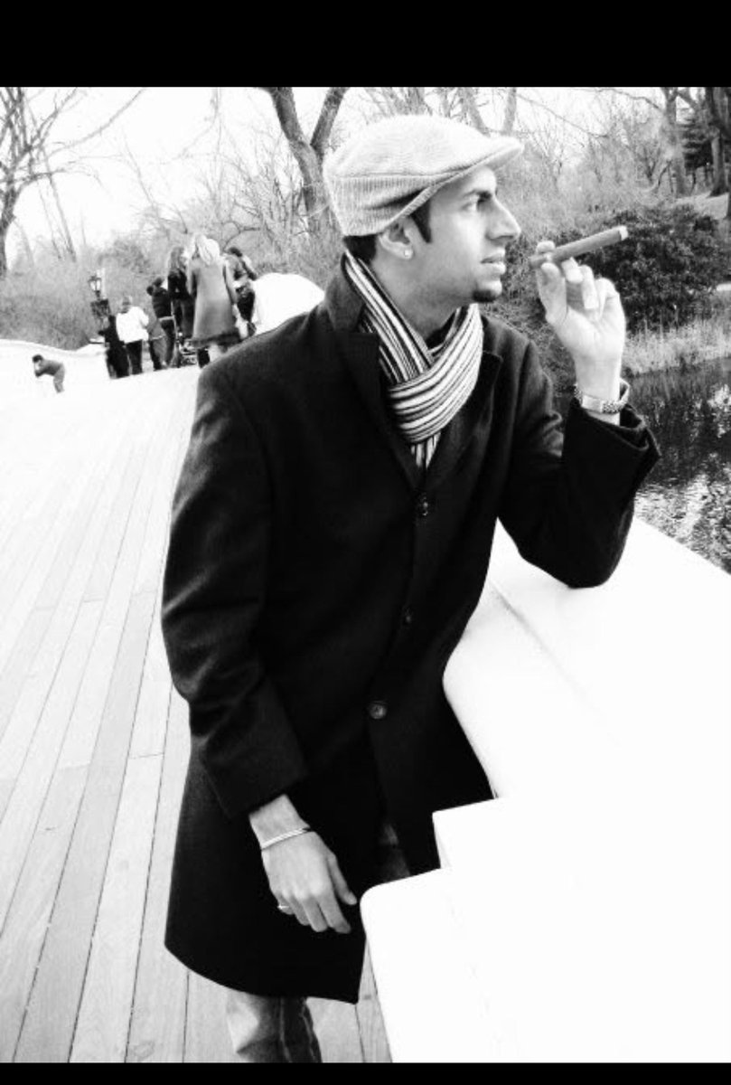 HarpreetKhara's tweet photo. 20 years ago! dayum.. where does time go?
it’s illegal to light a cigar in Central Park now though 😂 #throwbackwednesday #NYC https://t.co/UVDCLcXbIc