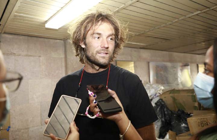 🗣️ | Aunque no nos dejen, vamos a seguir”, dijo con firmeza Nicole León Avilés, integrante del convoy Nuestra América, al entregar un donativo de insumos médicos al <a href="/HospPedWilliam/">Hospital Pediátrico William Soler Ledea</a>🇨🇺.
🫂 El abrazo solidario del mundo en tiempos de recrudecido bloqueo, porque  
#CubaNoEstáSola