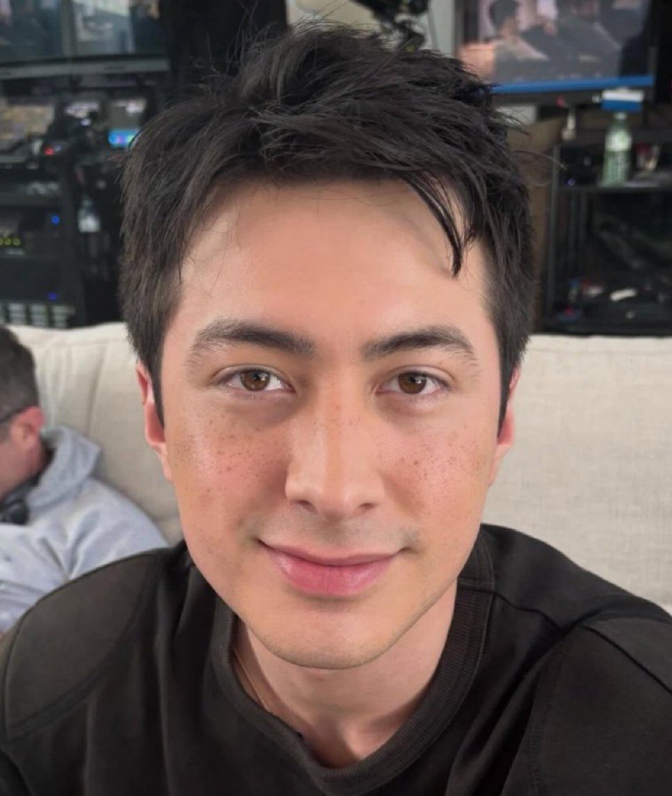 nai rozanov tweet media