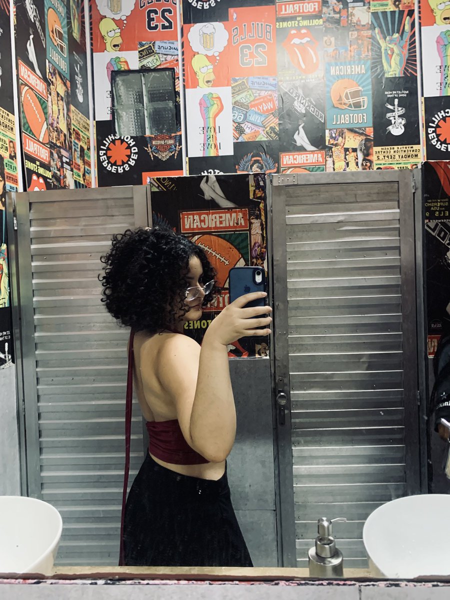 mulher diabo tweet media