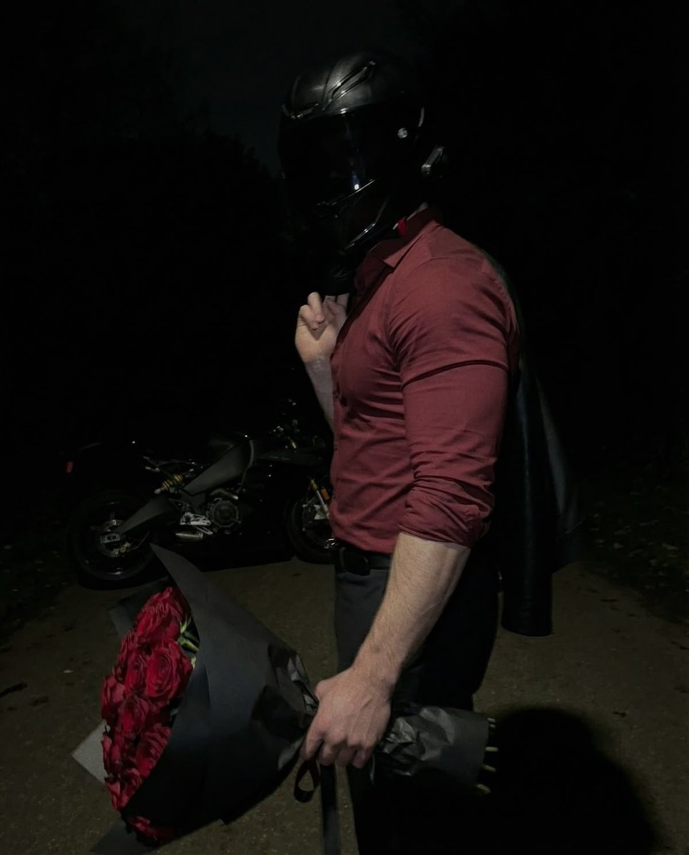 αмαяιѕ tweet media