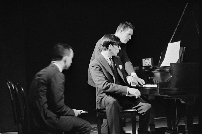 Brian Eno News tweet media