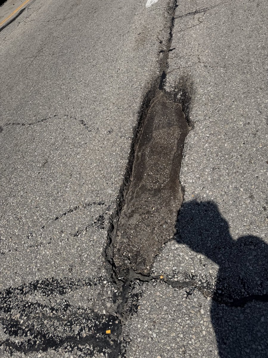 ElJoseLikes's tweet photo. @CityOfDallas Gotta love Dallas roads.

Count your days bruh. https://t.co/BnNqeH9aam