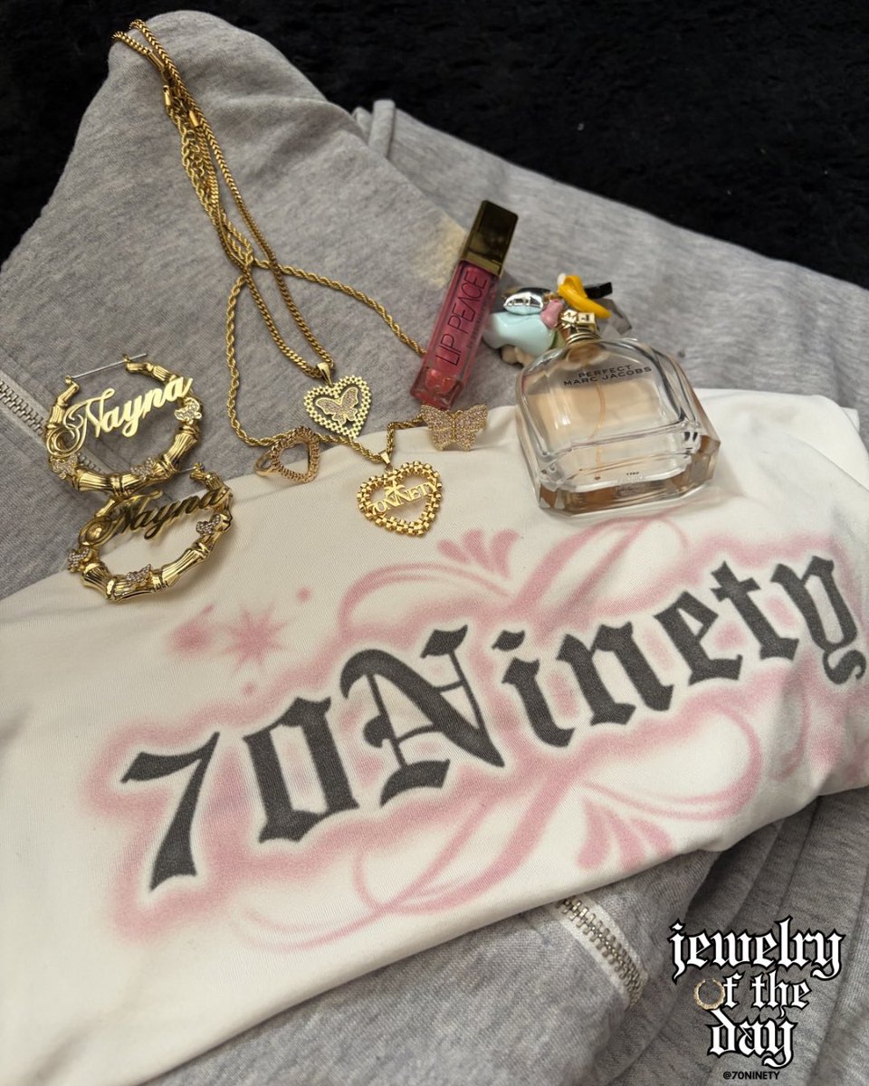 peaceofNayna's tweet photo. #JewelryOfTheDay🖤🌴✨

make sure you share your #JewelOfTheDay &amp; Tag @70Ninety so we can feature you. 

SHOP NOW: https://t.co/d8blhZbsxA | #FlyGirlEssentials #CuLAture https://t.co/gf7tqqzfVZ