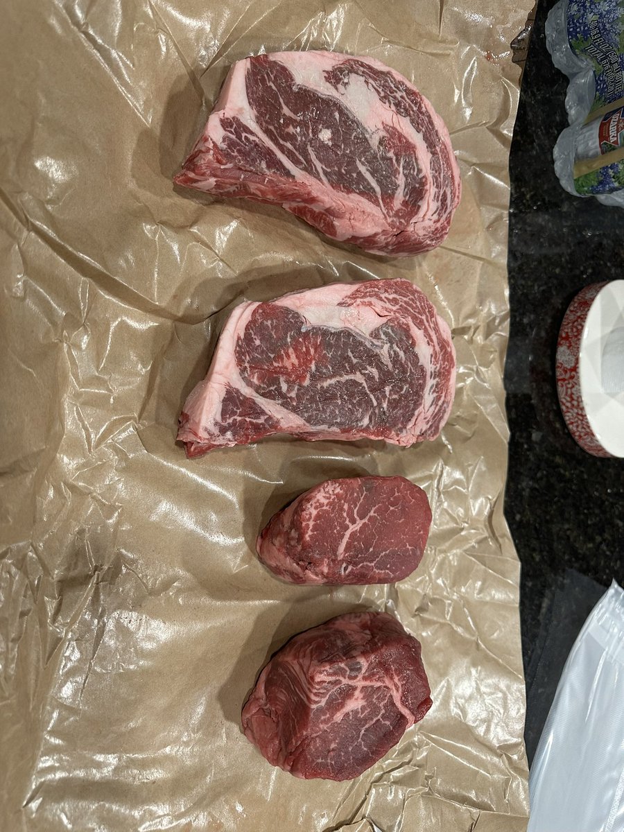 DownSinceDay1 tweet media