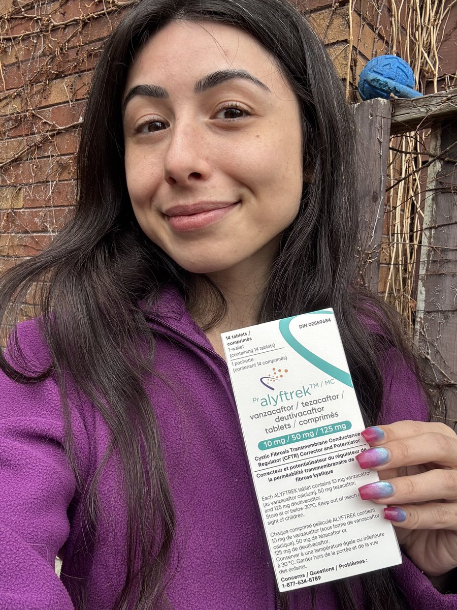 Adeen 🌙 tweet media