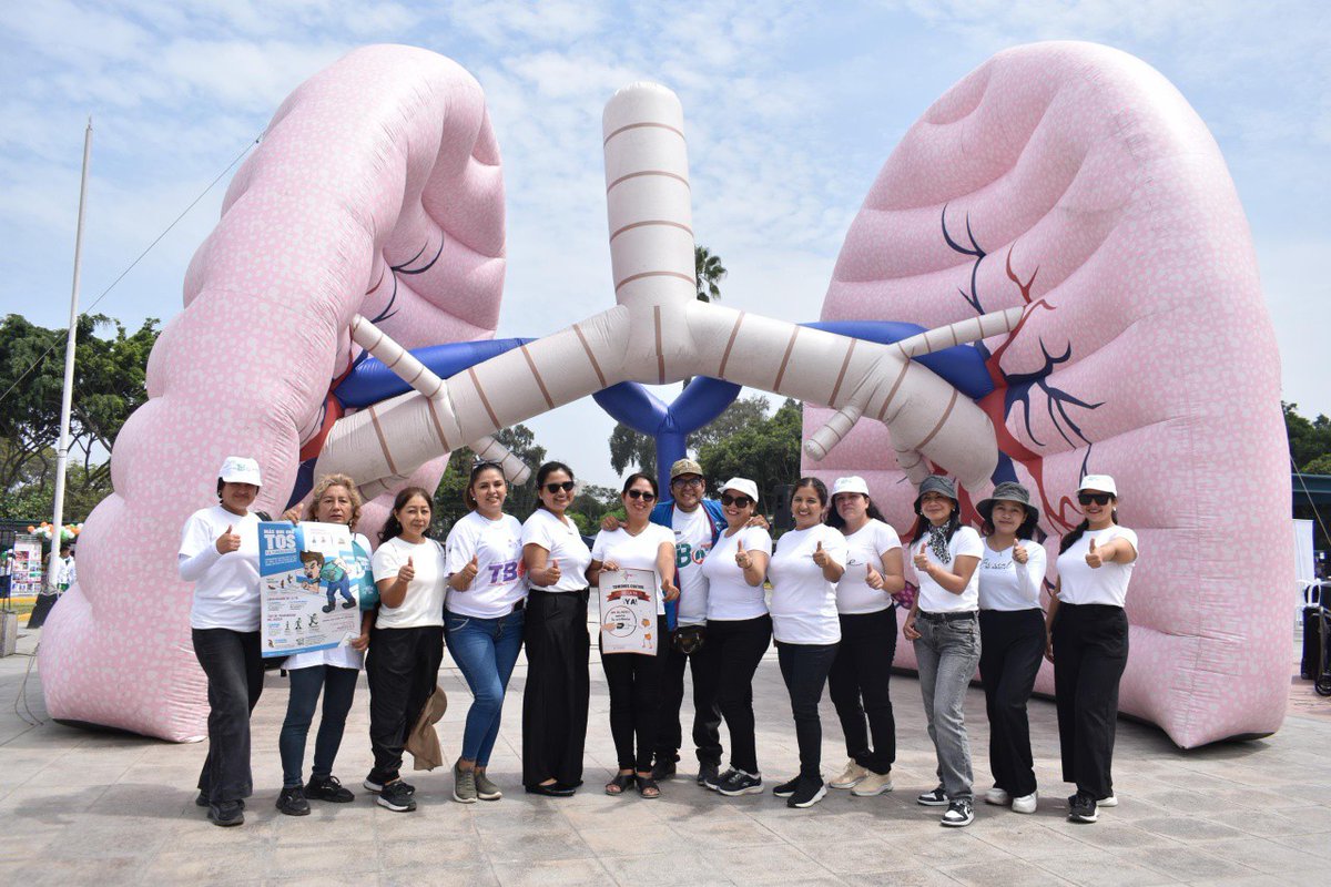¡𝐂𝐀𝐋𝐋𝐀𝐎 𝐏𝐑𝐄𝐕𝐈𝐄𝐍𝐄 𝐋𝐀 𝐓𝐔𝐁𝐄𝐑𝐂𝐔𝐋𝐎𝐒𝐈𝐒!
En el marco del “Día Mundial de la Lucha contra la Tuberculosis”, la DIRESA Callao participó en una feria informativa liderada por el MINSA, reafirmando su compromiso en la prevención y control de esta enfermedad.