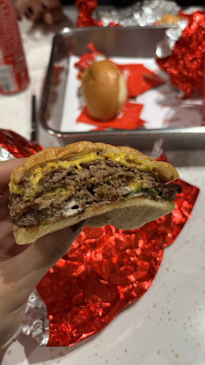 صـن شاين☀️ tweet media