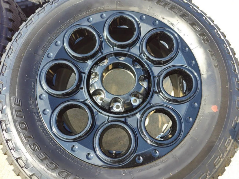 KevinLinds19589's tweet photo. (4) 20" Ford F-250 / F-350 Tremor OEM wheels and tires

-These wheels and tires will make your truck look amazing!
-Tires are 275/65/20 Bridgestone Dueler A/T, new take offs!
-LT 10 ply load range E
-TPMS sensors and lugs not included (we have them in stock if needed) https://t.co/t9QOfycO0X
