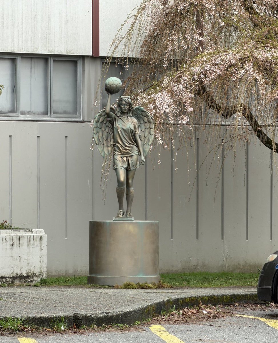 Lottie Cult Propagandist tweet media