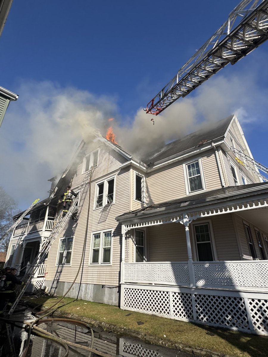 Boston Fire Dept. tweet media