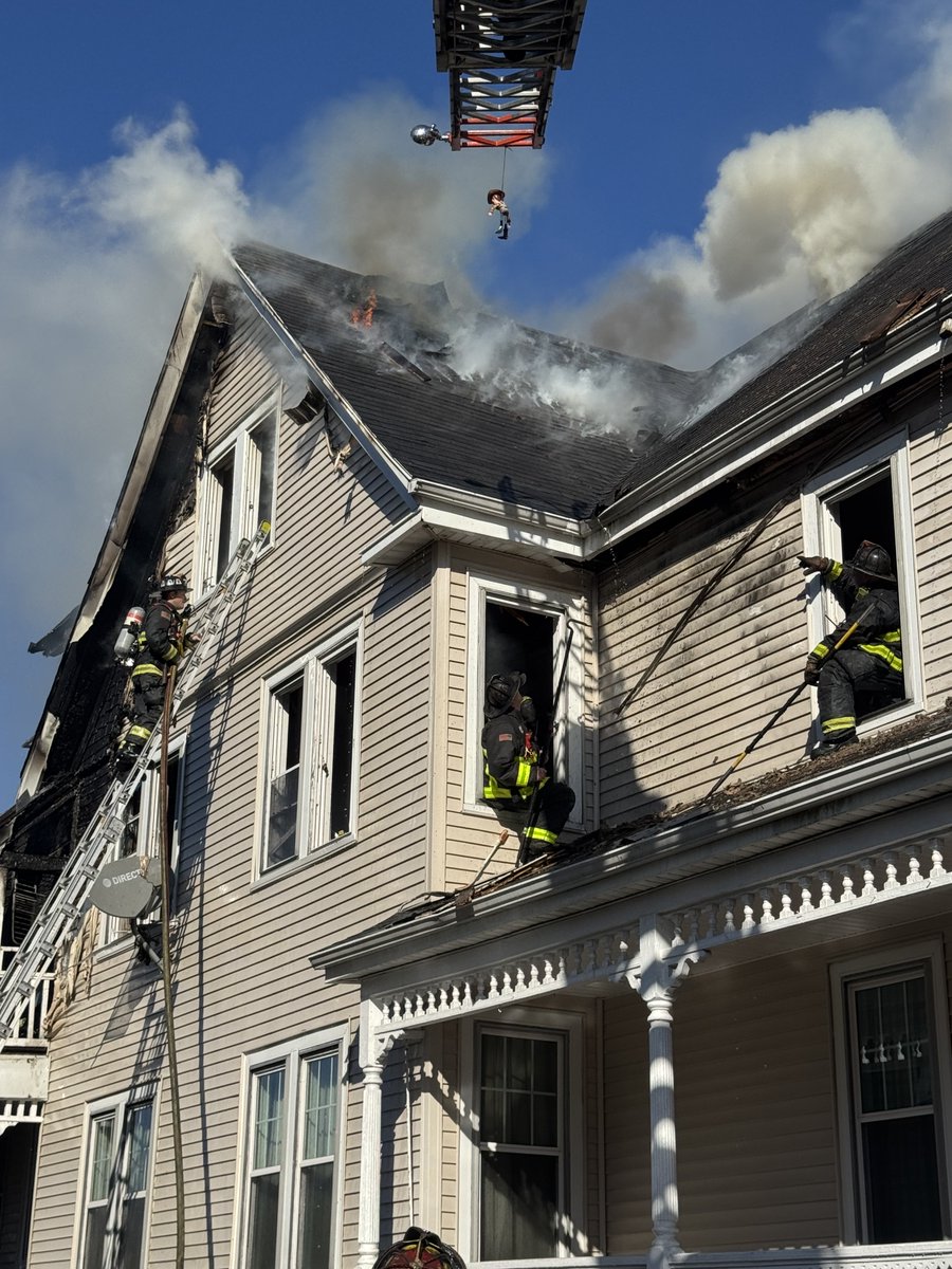 Boston Fire Dept. tweet media