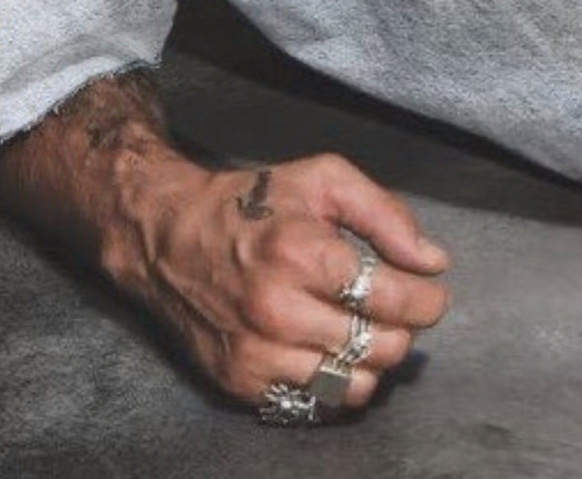 z ⟡˙⋆ tweet media