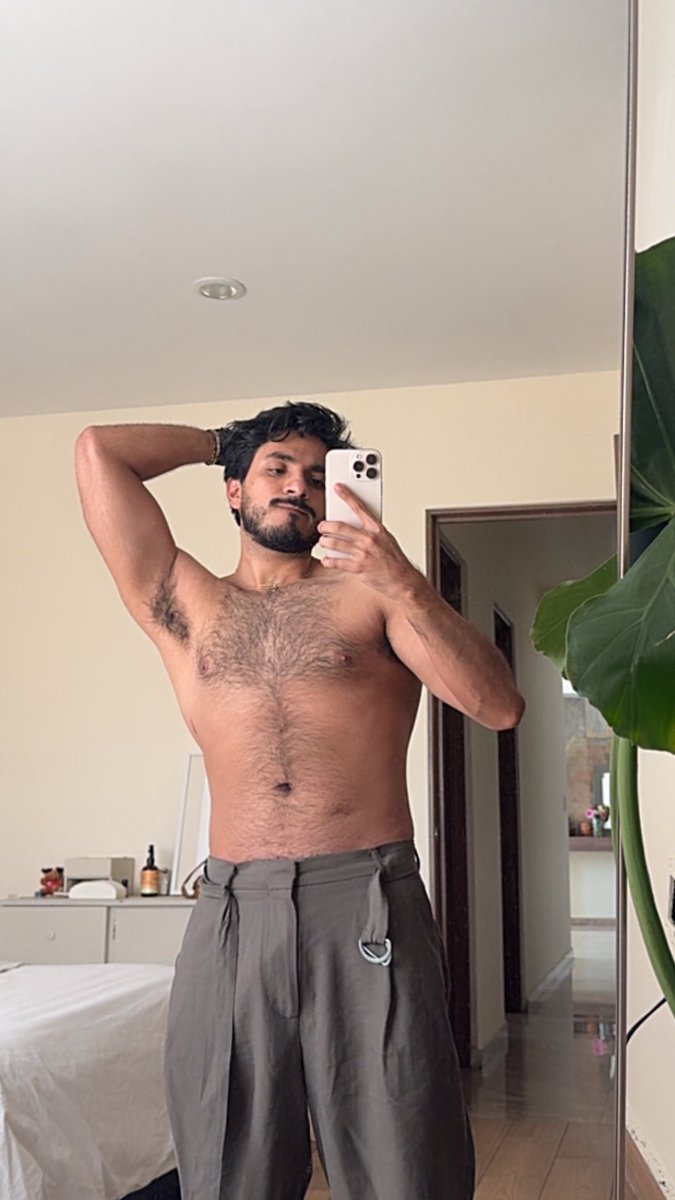 NudeCroft tweet media