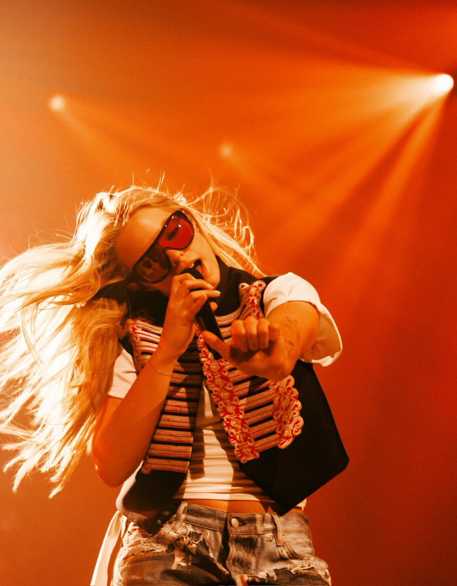 ★ Reneé Rapp Source ★ tweet media