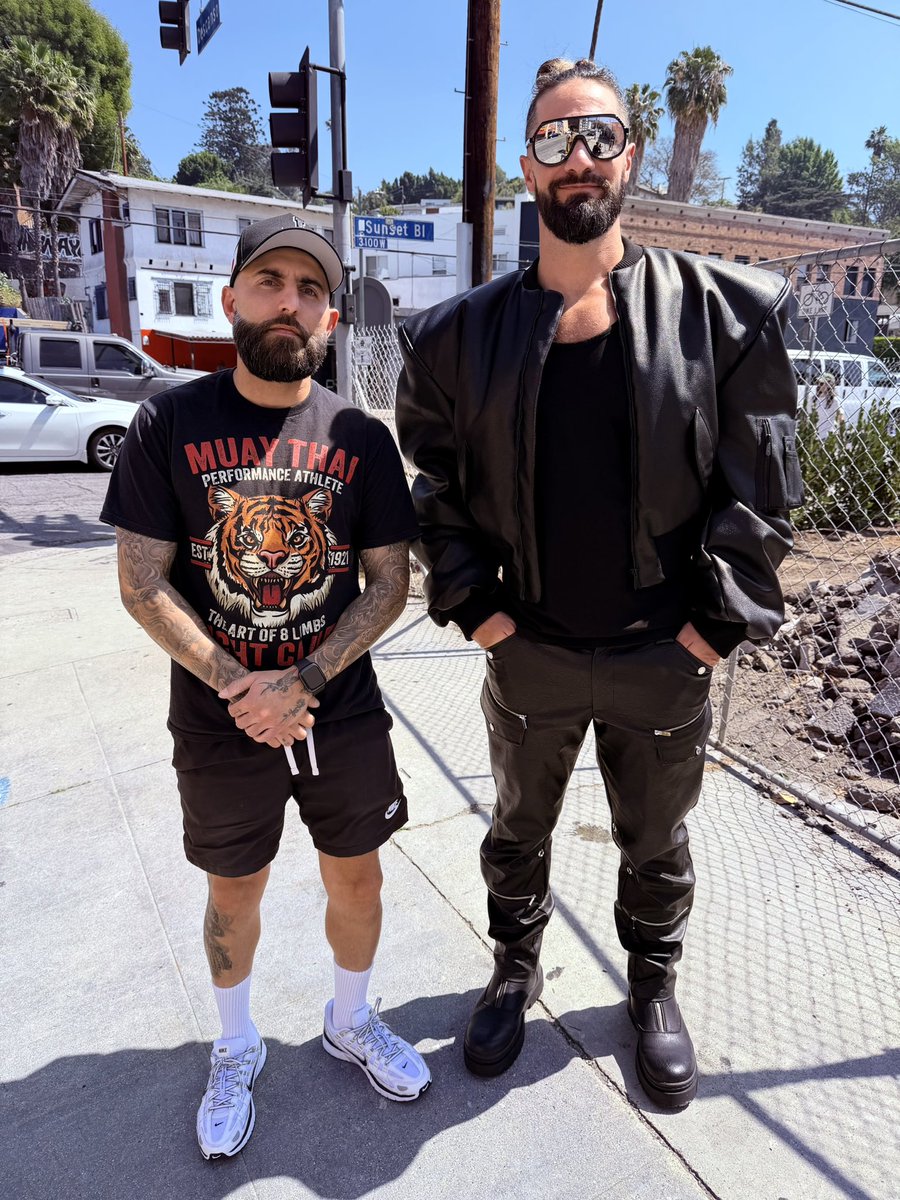 SDOTB's tweet photo. @WWERollins https://t.co/ElU844hR1N