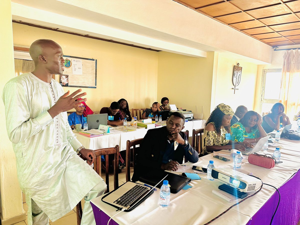 PMfenjou's tweet photo. J’ai eu le plaisir d’intervenir à l’atelier “Devenez un Digi-Gardien au Cameroun” organisé par PROTEGE QV dans le cadre de ses 30 ans d’existence.
Dans un contexte marqué par la désinformation, former à la vérification de l’information est devenu une nécessité citoyenne. https://t.co/UKGaJNocYb
