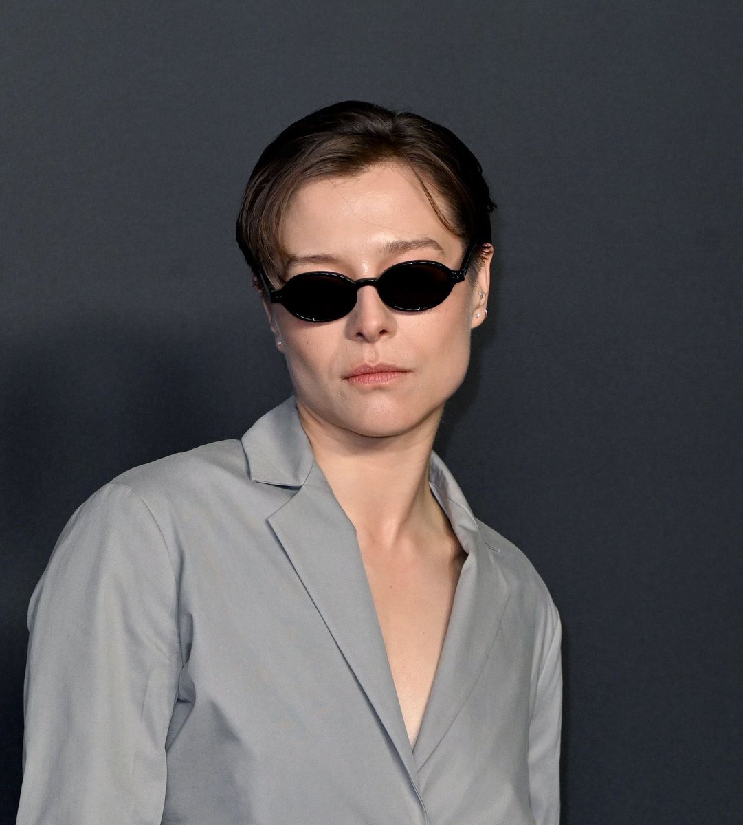 nora ⭑ tweet media