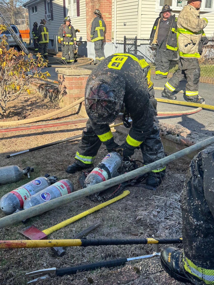 Boston Fire Dept. tweet media