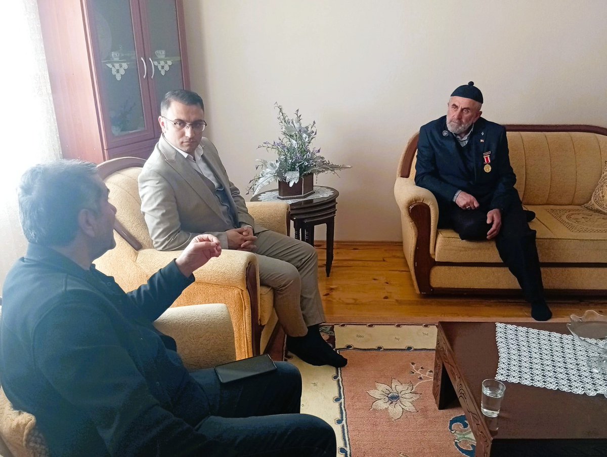 Huzurimamhatip's tweet photo. 18 Mart Çanakkale Zaferi ve Şehitleri Anma Günü kapsamında öğrencilerimizle birlikte Şehit Piyade Er Necmi GÜLTEPE'nin ailesini ziyaret ettik.
#maarifmodeli
#çanakkalezaferi
#18mart
@sivasvaliligi
@meb_dinogretimi
@valisimsek
@sivasmem
@erdoganfatih_
@bahadircetin_58 https://t.co/GE3u7ZmXY6