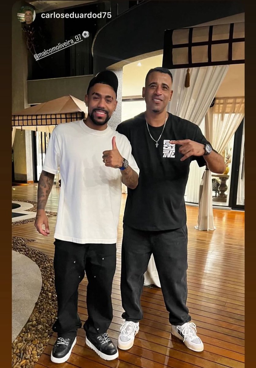 المدرج الأزرق tweet media