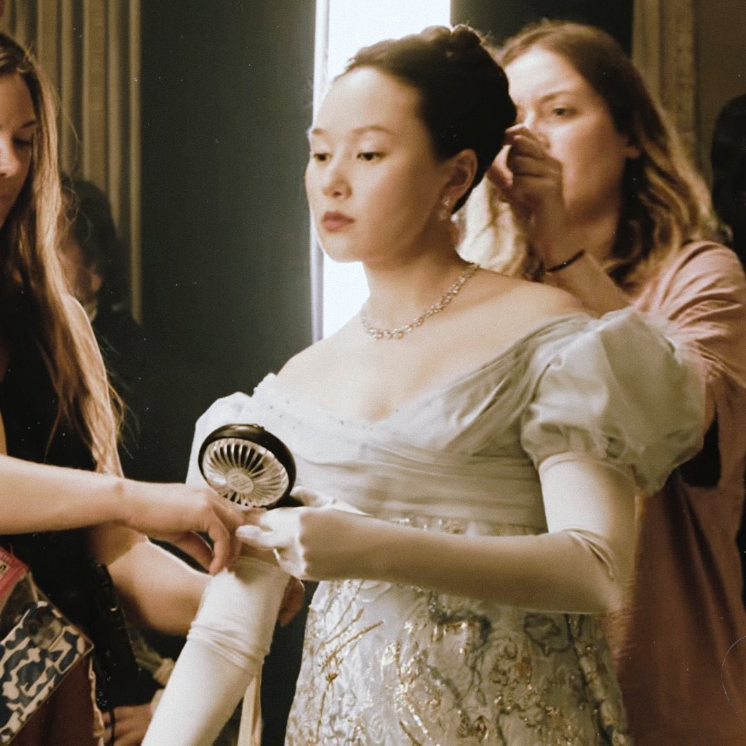 𝐥𝐚𝐝𝐲𝐜𝐫𝐚𝐧𝐞𝐢𝐧𝐰𝐚𝐢𝐭𝐢𝐧𝐠 ⟢ tweet media