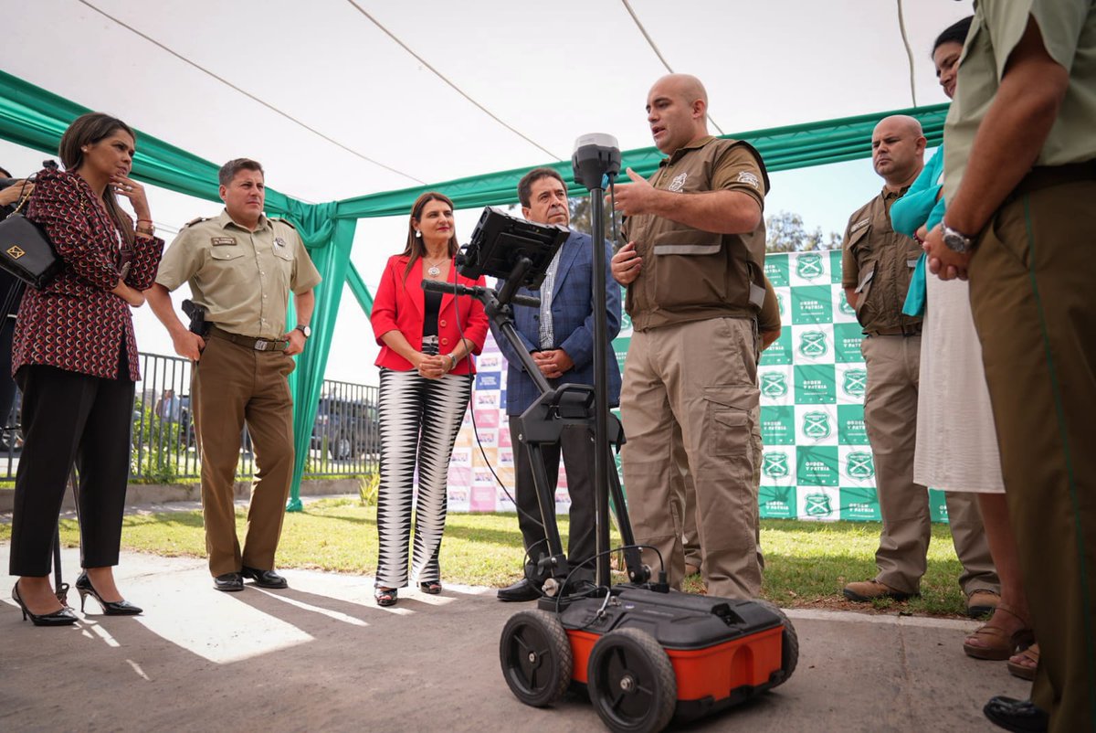 goreatacama's tweet photo. ¡Único georradar en el país!💯El @goreatacama continúa fortaleciendo la seguridad y la labor investigativa en la región con la entrega de un moderno Georradar a #Carabineros de Chile, destinado al uso exclusivo de la Sección de Criminalística de Copiapó.🔎 https://t.co/spsNDbNzpV