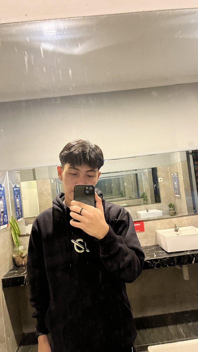 Taking Tom tweet media