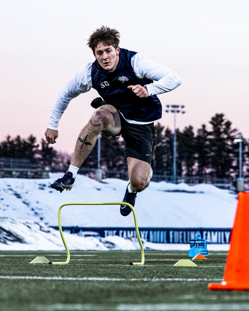 New Hampshire Football tweet media