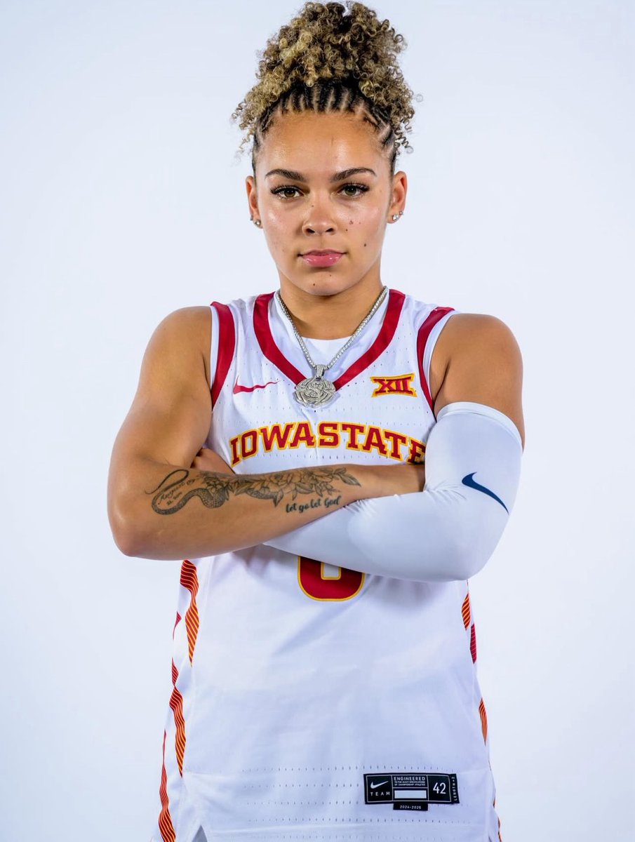 I talk hoops 🏀 tweet media